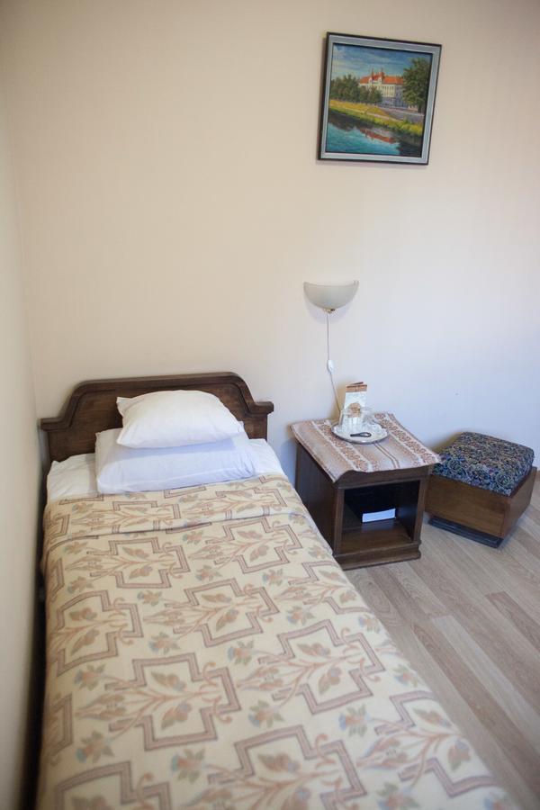 Atlant Hotel Uzjhorod Exteriör bild